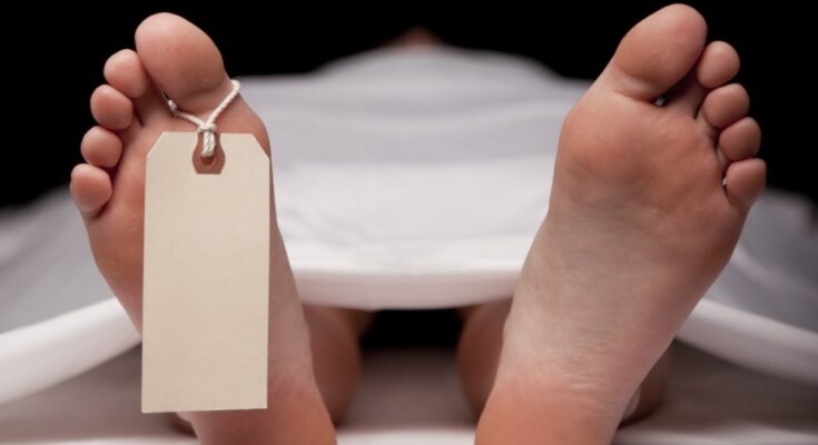 Worker killed by falling from third floor of house under construction